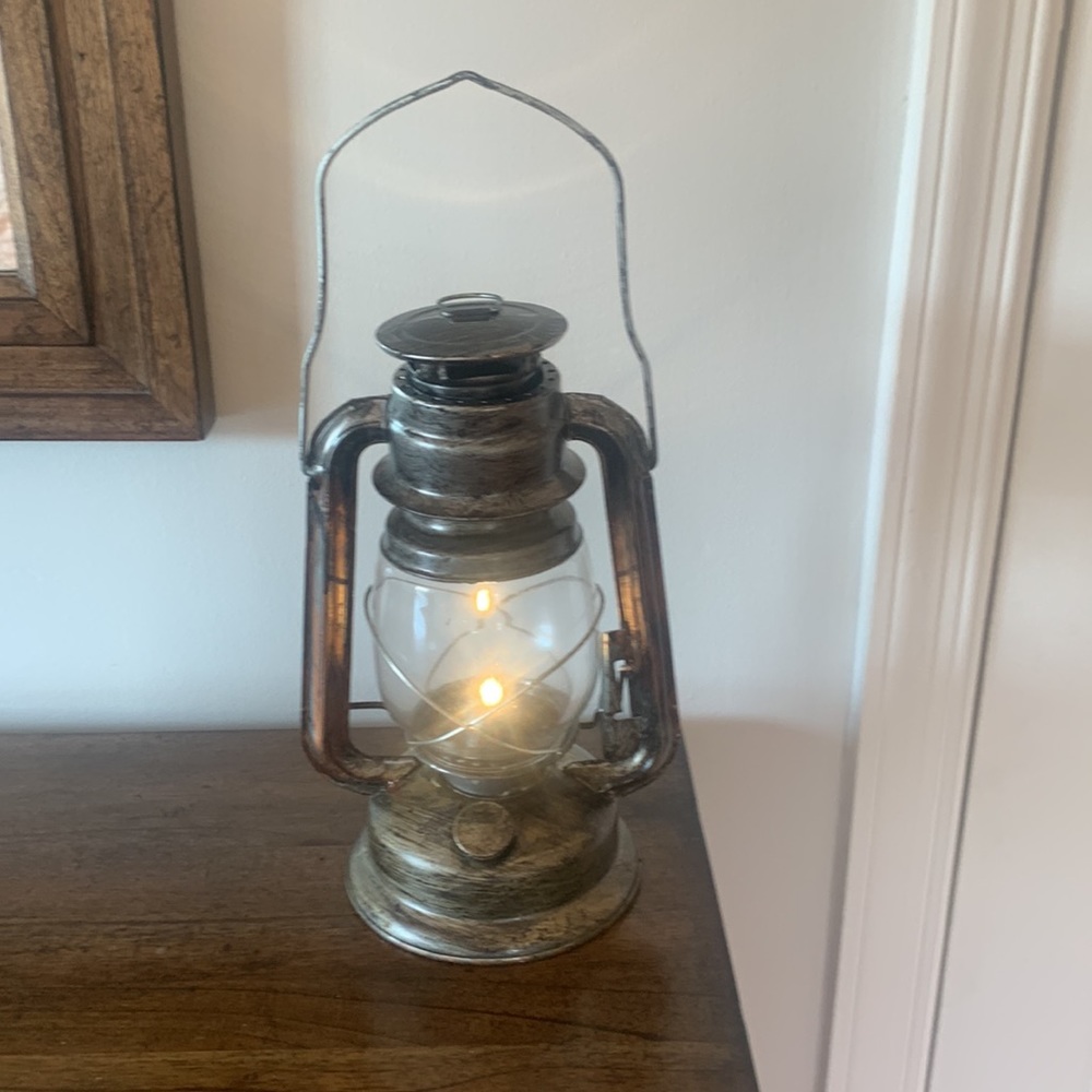 Halloween prop, lantern, batteries included